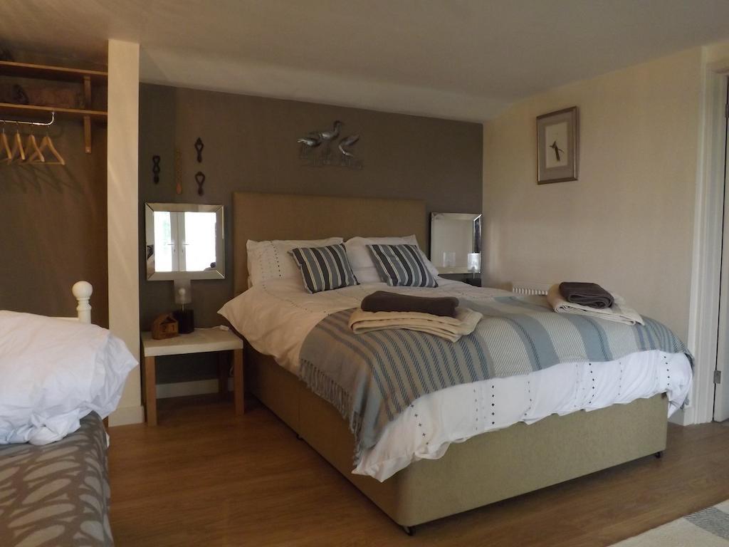 نيو كي The Swallows Guest House الغرفة الصورة