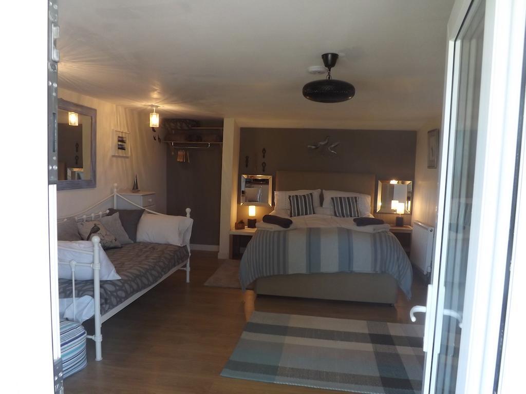 نيو كي The Swallows Guest House المظهر الخارجي الصورة