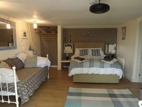 نيو كي The Swallows Guest House المظهر الخارجي الصورة
